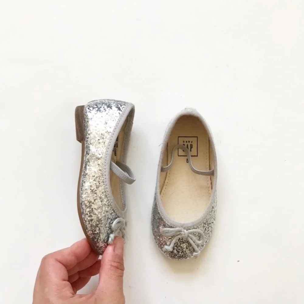 Babygap silver glitter bow flats EUC size 5